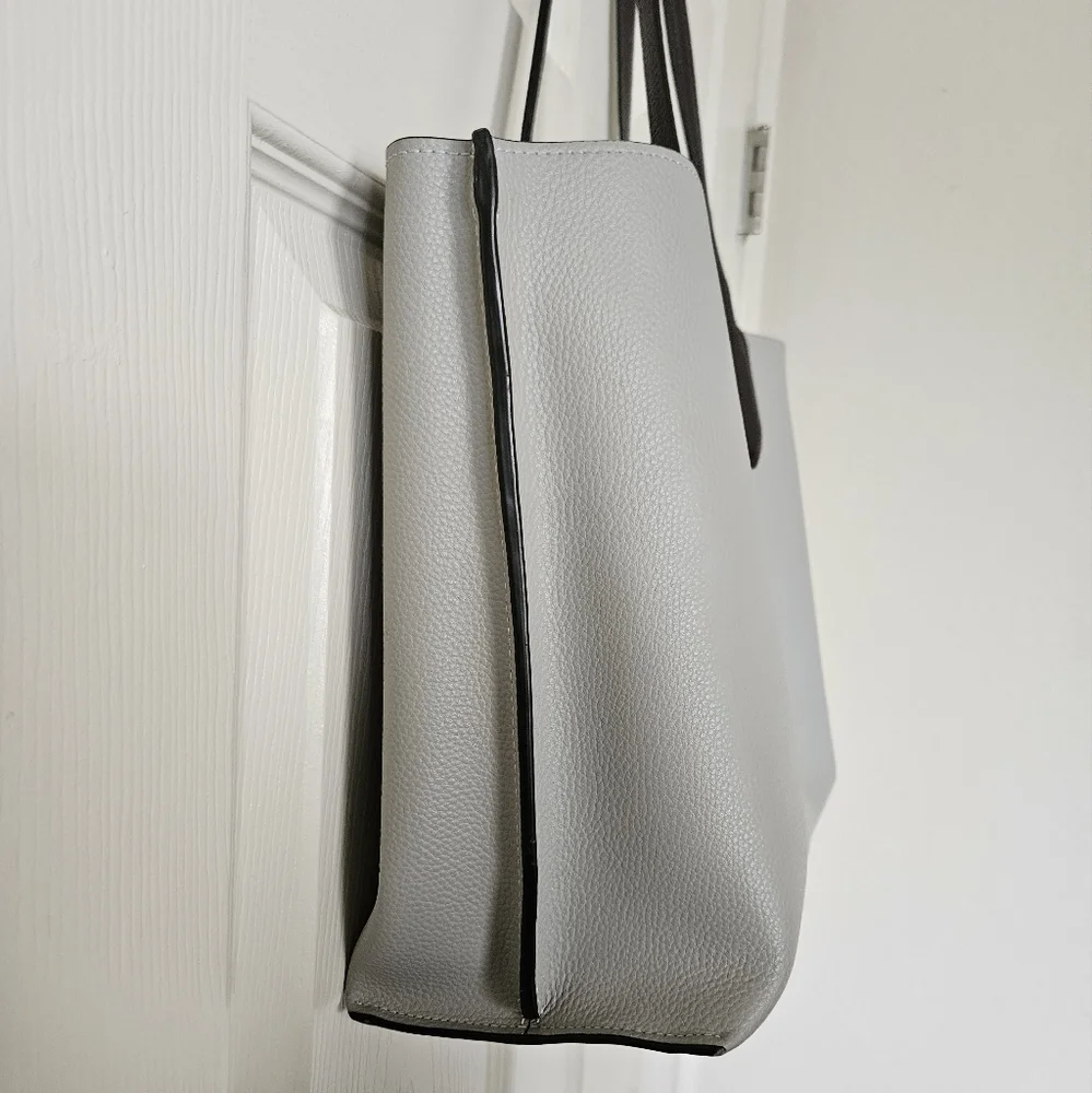 Coach Willow Colorblock Signature Interior Leather Tote in Dove Grey-C0692